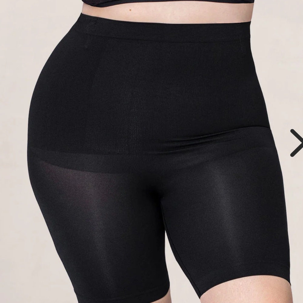BNWT-High waist shaper short super stretch black size 4XL women shapewear